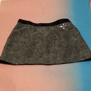 Dressed skirt brand mark size L